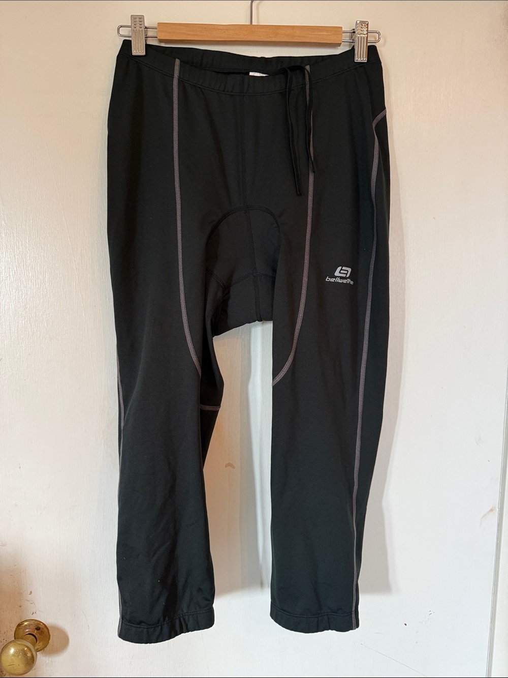 Bellwether Black Cycling Capris with Contrast Stitching | Women's Large